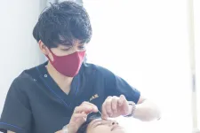 美容鍼 Aki