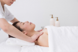 あさひマッサージ治療院 デコルテマッサージ(オイル使用)のメニュー画像