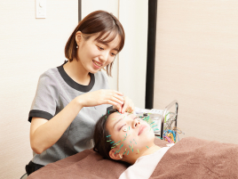 ソエルテ　美容サロン 小顔矯正&電気を流す美容鍼60分のメニュー画像