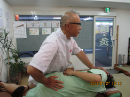 健康第一鍼灸整骨院 背部骨盤調整のメニュー画像