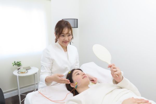 美容鍼灸サロンOne ＊初回限定＊リフトアップ美容鍼コースのメニュー画像