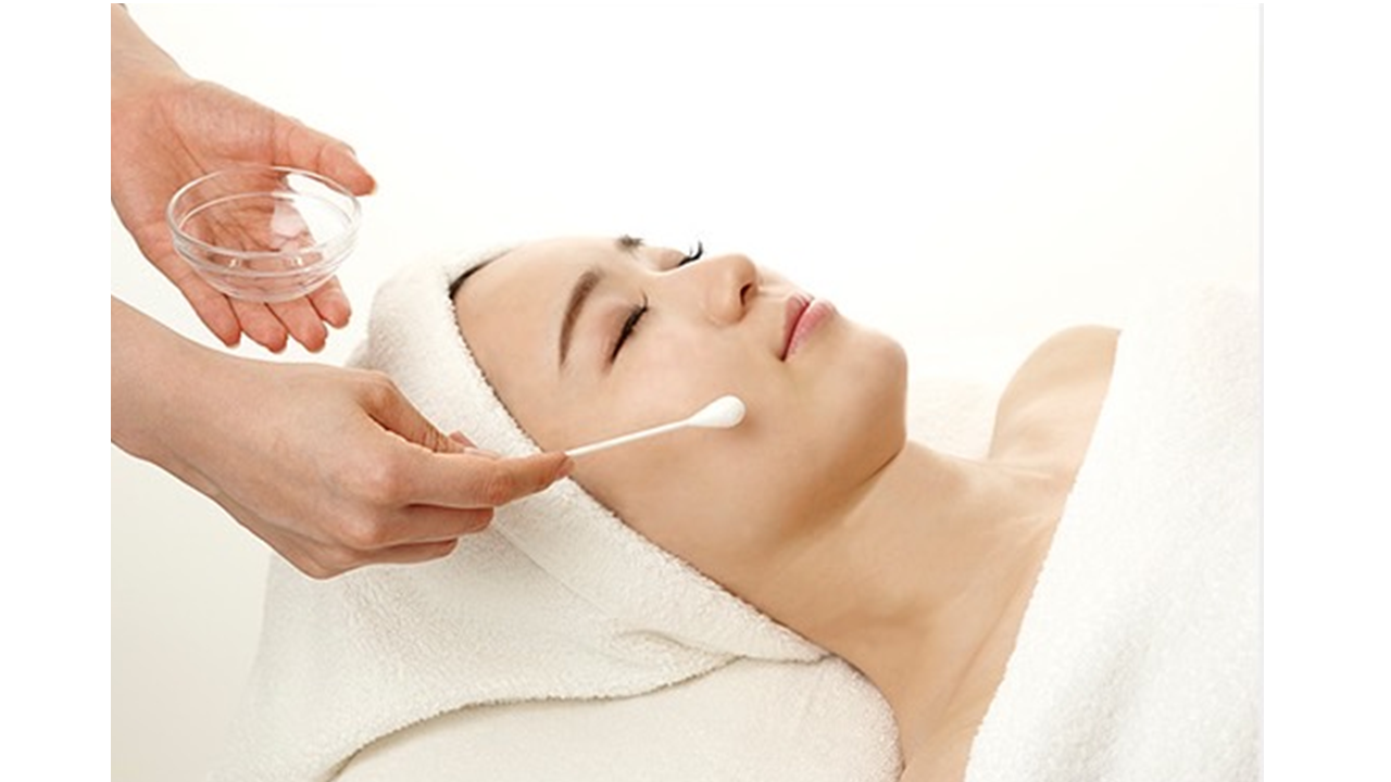 鍼灸ハリスト 【初回限定】耳つぼ3粒プレゼント！ホワイトスノーピール　¥18000→￥8800のメニュー画像