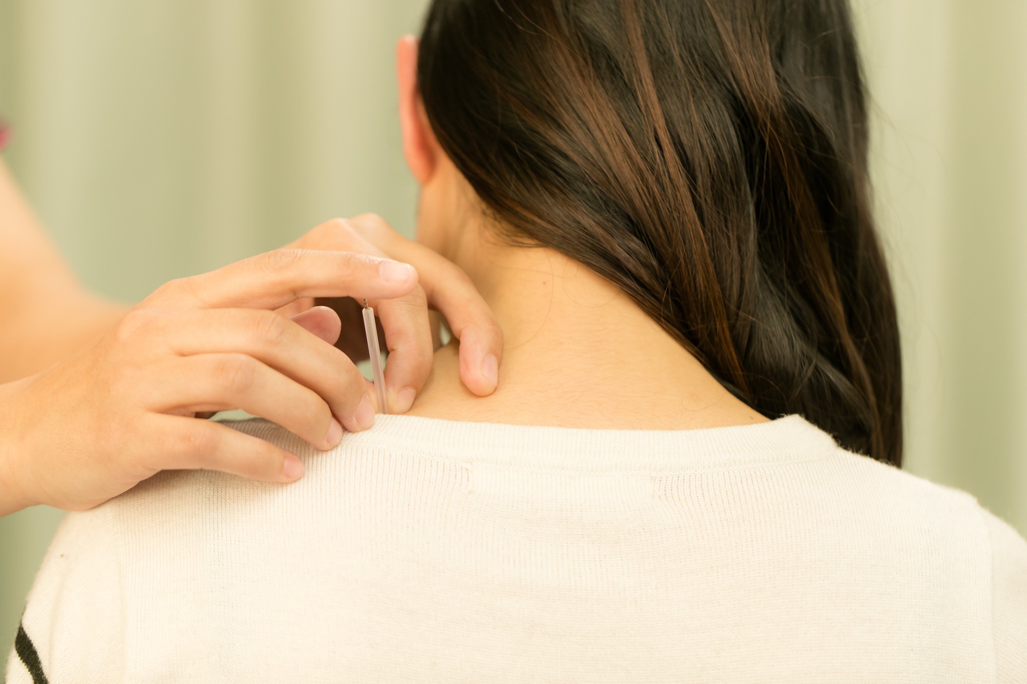 難聴、めまい・起立性調節障害・腰痛・肩の痛み・薄毛なら当院にお任せください！ともろ鍼灸院（剛鍼灸院グループ） 長年の肩こりには鍼灸がおすすめのメニュー画像