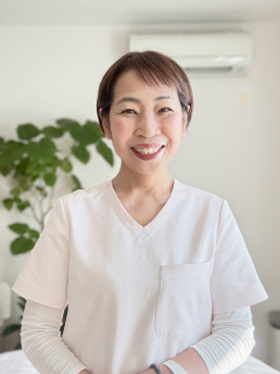 ハリ・イヅミのスタッフ画像